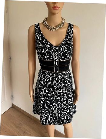 Robe imprimée noire et blanche sans manches Jus d'Orange taille 2 jamais portée