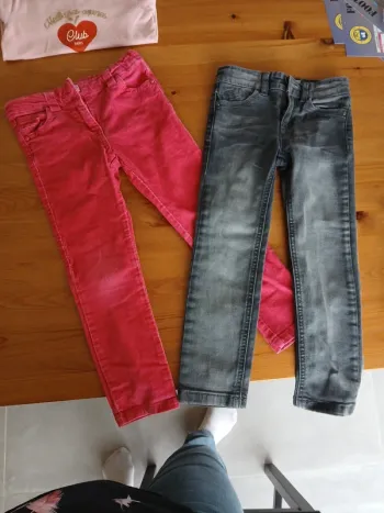 Lot de 2 pantalons en 4 ans