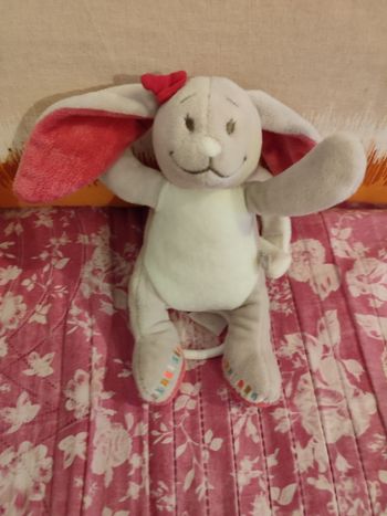 Doudou lapin musical noukies 