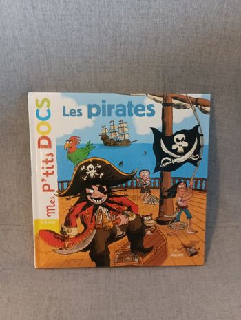 Livre p'tit docs les pirates