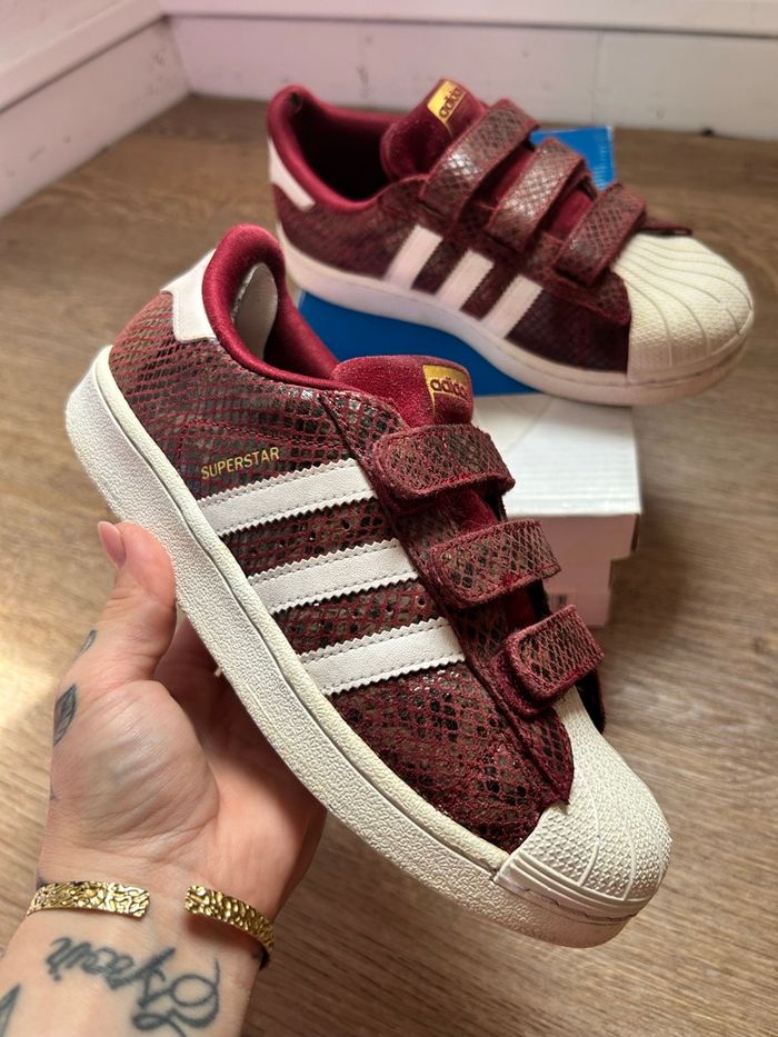 Adidas super star snack