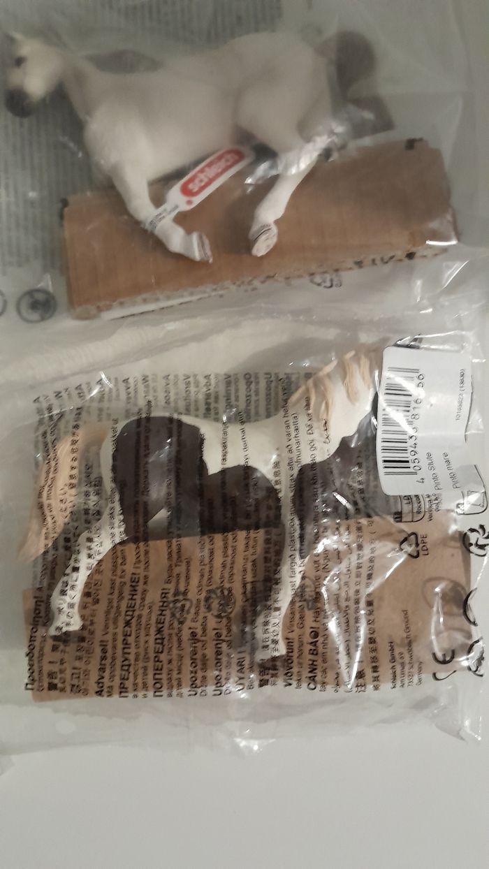 Lot de chevaux schleich neufs - photo numéro 6