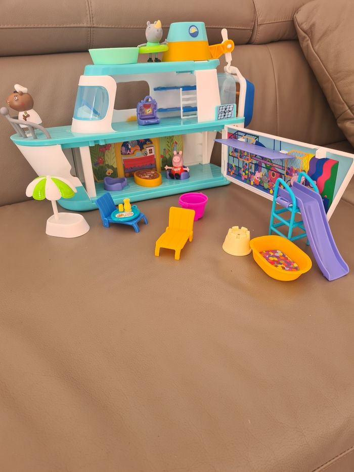 bateau de peppa pig - photo numéro 2