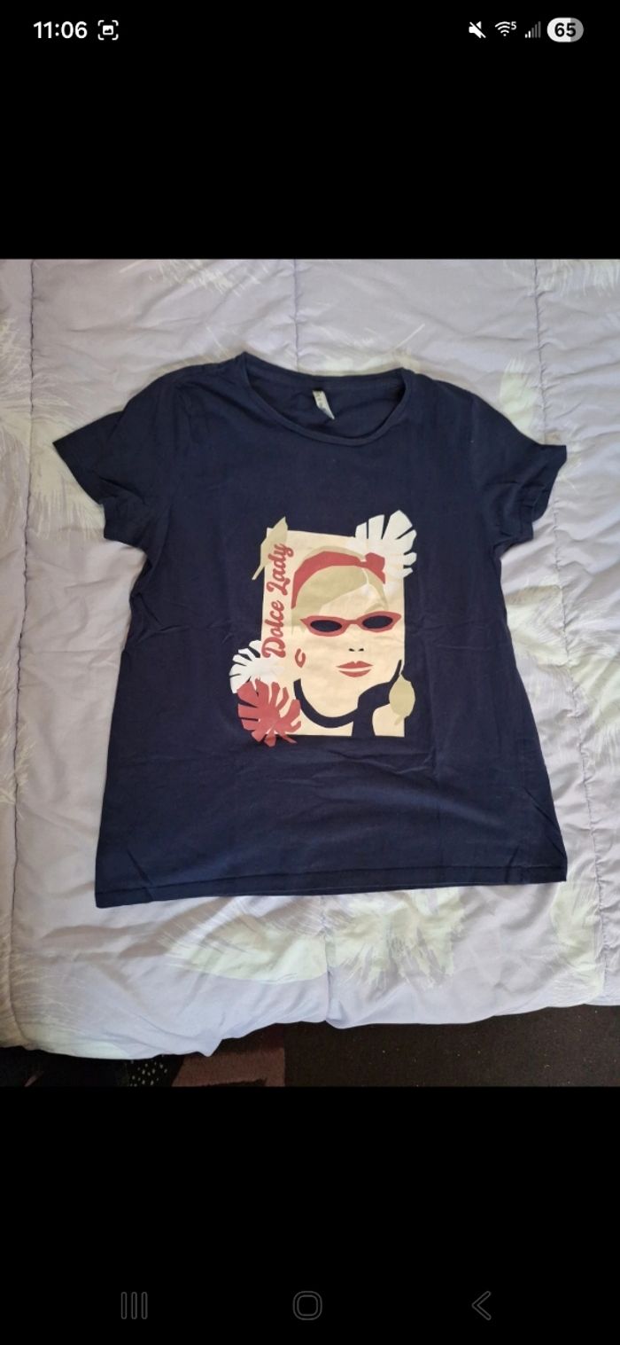T-shirt marine - photo numéro 1