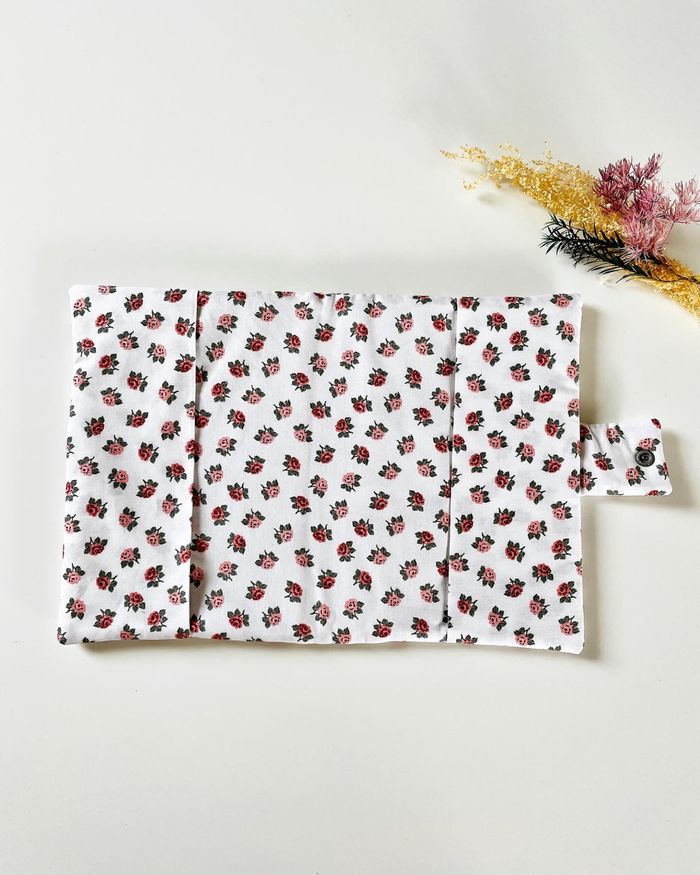 Protège carnet de santé « fleurs » - photo numéro 2