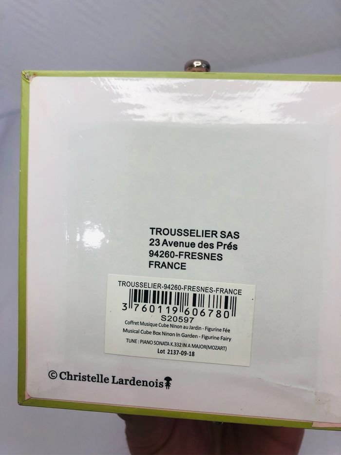 Boite à musique Ninon au jardin figurine fée - photo numéro 7