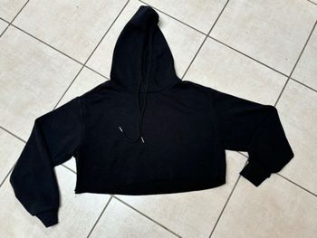 Sweat court à capuche taille S