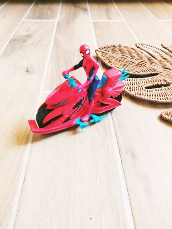 💫Figurine Spider-man avec sa moto Avengers Marvel marque Hasbro