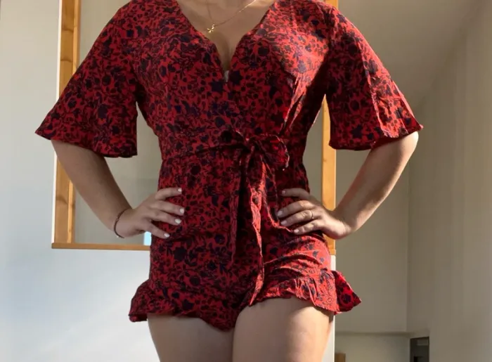 Combishort rouge fleurs mini sexy