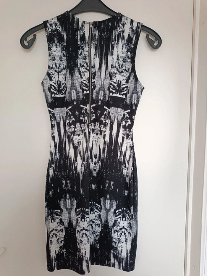 Robe moulante avec strass - H&M - taille S/M - neuve 🖤 - photo numéro 4