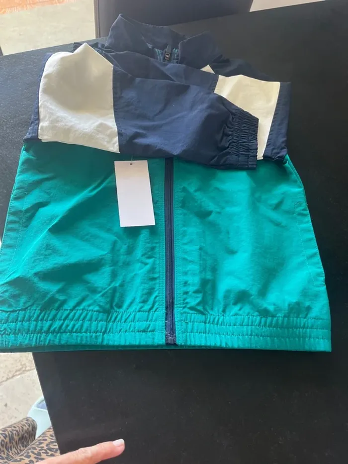 Blouson neuf 5 ans - photo numéro 4