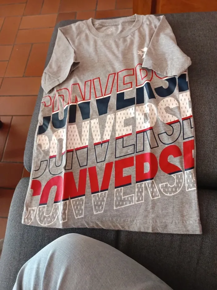 T shirt gris manche courte taille 8/10 ans converse - photo numéro 2