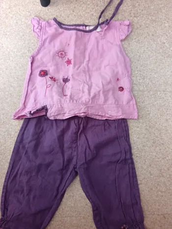 Ensemble pantalon et haut 23 mois