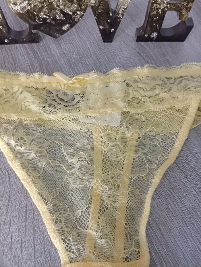 Jolie culotte string dentelle - photo numéro 3