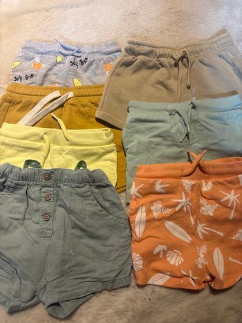 Lot de 7 shorts en très bon état 