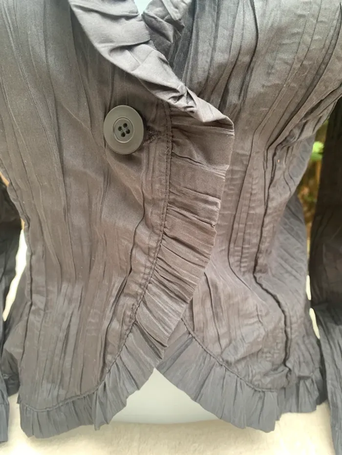 Veste Machin chose taille 42 noir effet froissé épaulettes - photo numéro 4