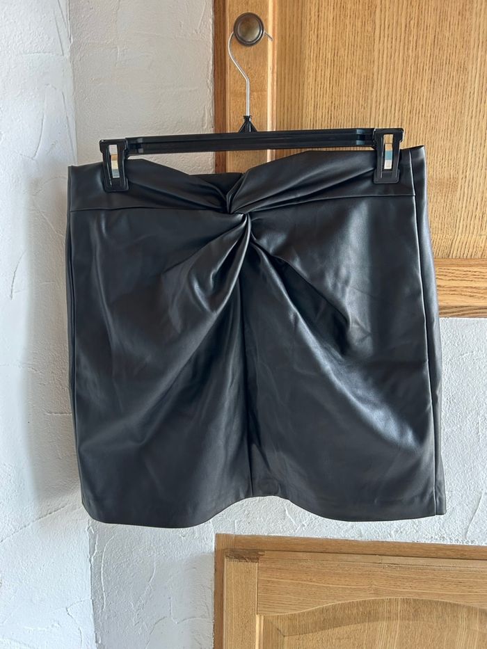 Jupe en similicuir noire Only - taille XL