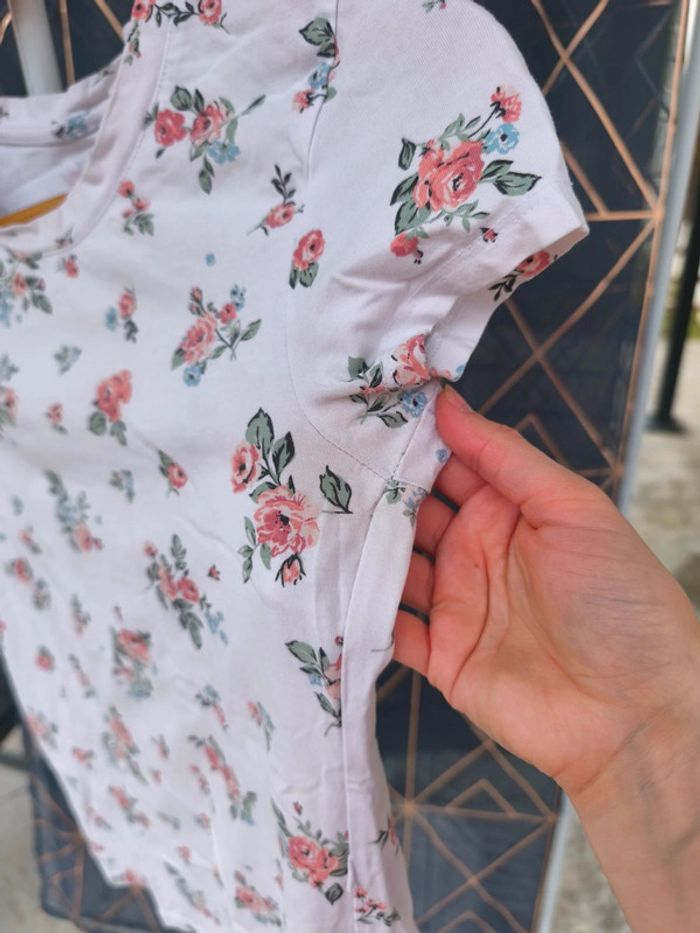 T-shirt fleuri - photo numéro 2