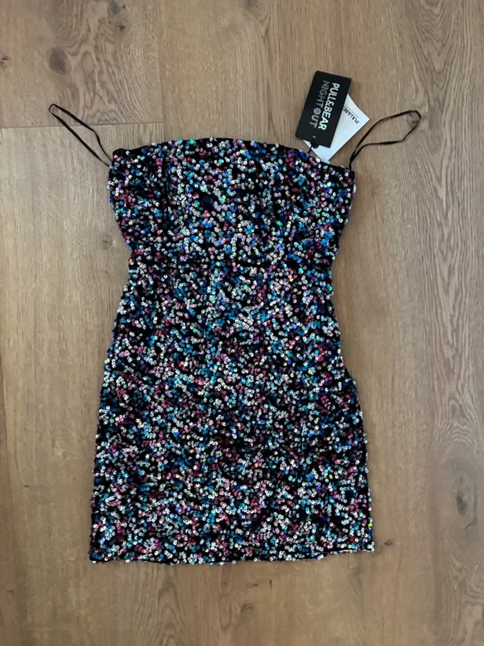Robe à paillettes neuve