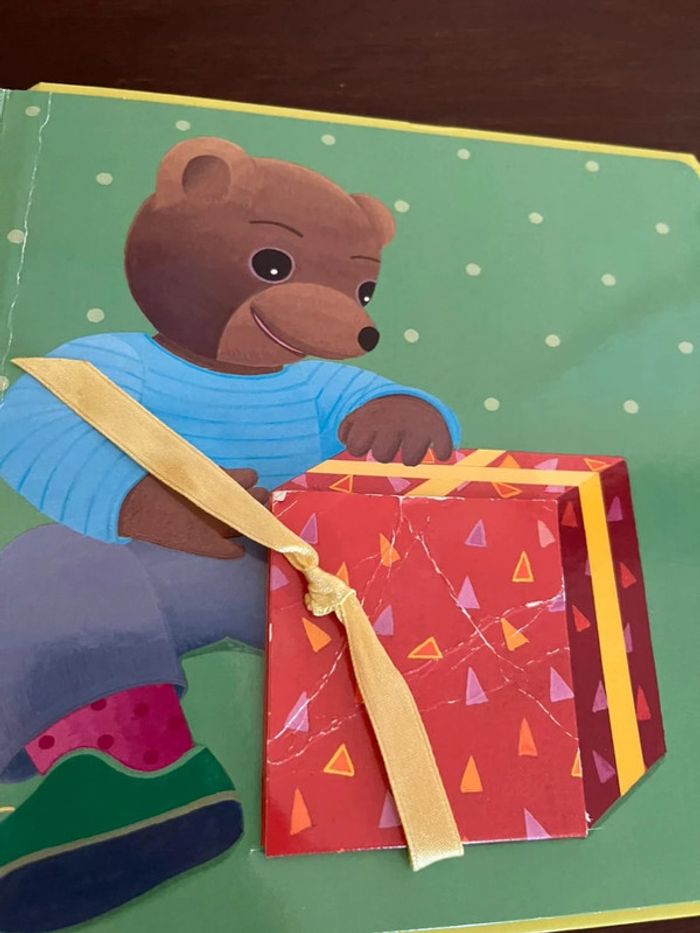 Livre à toucher petit ours brun touche à tout - photo numéro 8