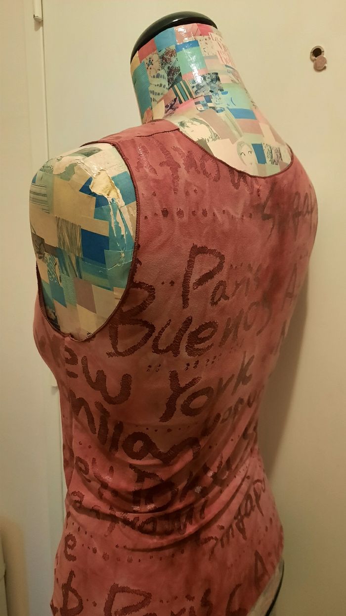 Haut sans manches T 2 - photo numéro 2