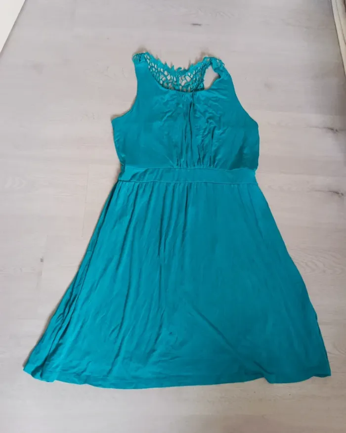 Robe Esmara Taille 42 - 44 en Tbe