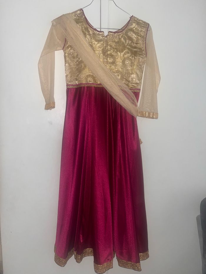 Sari fuchsia et doré taille environ 10 ans - photo numéro 3