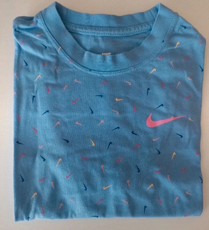 Tee shirt enfant fille Nike taille M ( 137/146cm