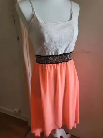 Robe bretelle corail taille 36/38