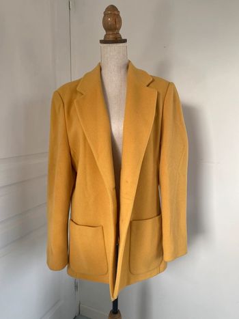 Veste en laine jaune