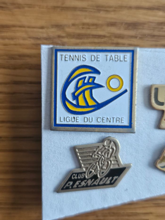 Lot de pin’s régionaux Loiret - photo numéro 3