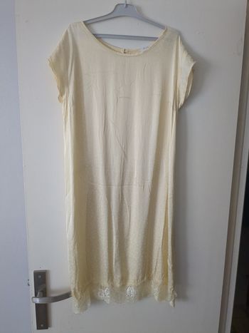 Robe d'été jaune dentelle 