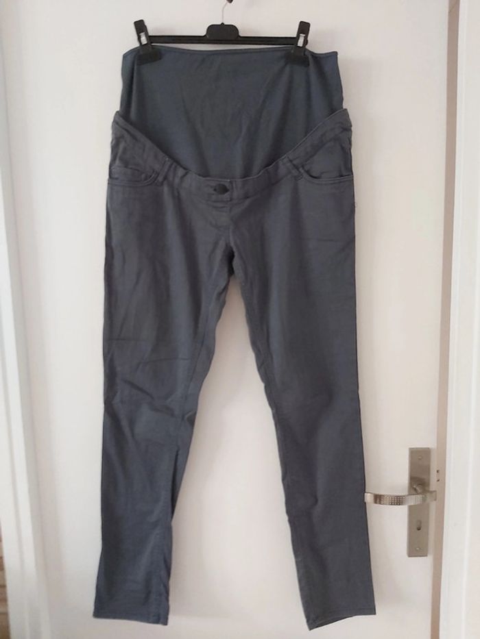 Jeans/pantalon de grossesse Gris Kiabi taille 40 en très bon état (78)