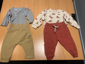 Ensembles de vêtements pour bébé neufs/comme neufs