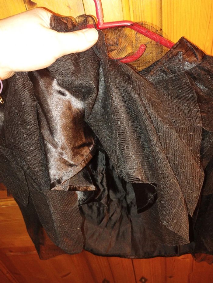 Jupe noire 8 ans - photo numéro 3