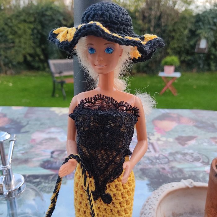 Vêtements pour Barbie 3 € - photo numéro 4