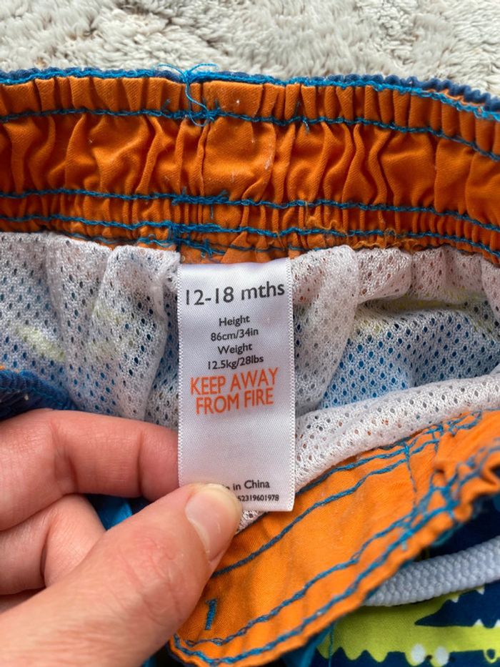 Joli short de bain 🐊 12/18 mois - photo numéro 3