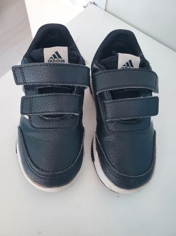 Basket adidas noires 25