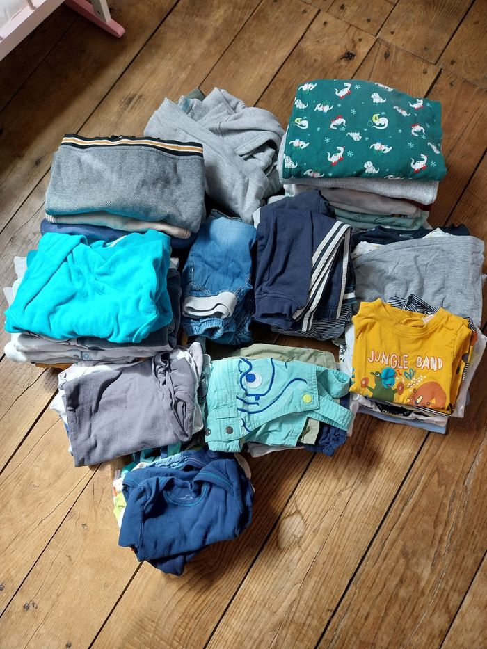Lot vêtements 18 mois reservé