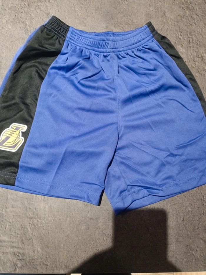 Tenue NBA Los Angeles Lakers LeBron James violet. T.22 - photo numéro 3