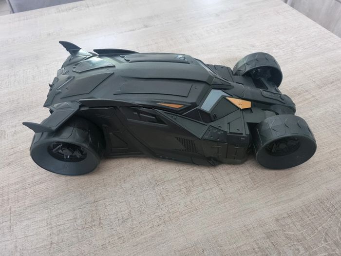 Batmobile + Batman 40cm - photo numéro 7