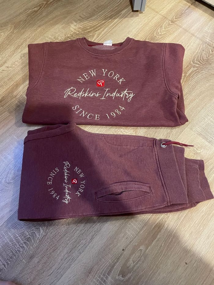 Ensemble jogging redskins