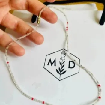 Sublime collier à perles neuf transparent et orange
