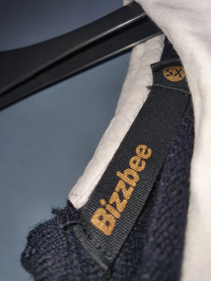 Pull Bizzbee XS ( 12 ans ) - photo numéro 2