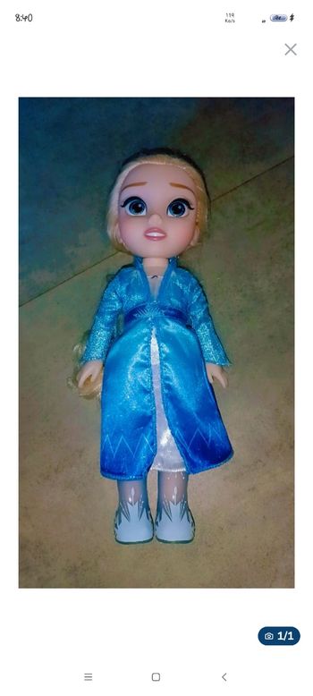 Poupée Elsa qui chante