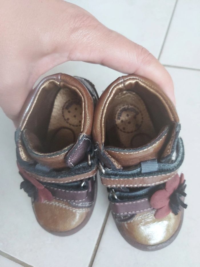 Chaussures de marche avec scratchs pour fille Babybotte taille 22 (78) - photo numéro 3