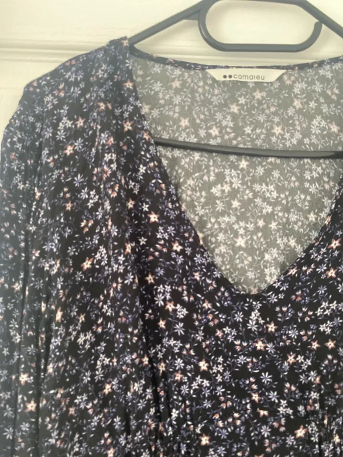 Robe violette à fleur - photo numéro 2