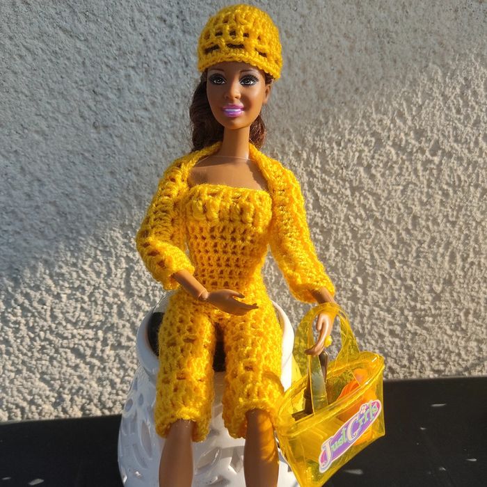 Vêtements pour Barbie 3+1€. - photo numéro 2