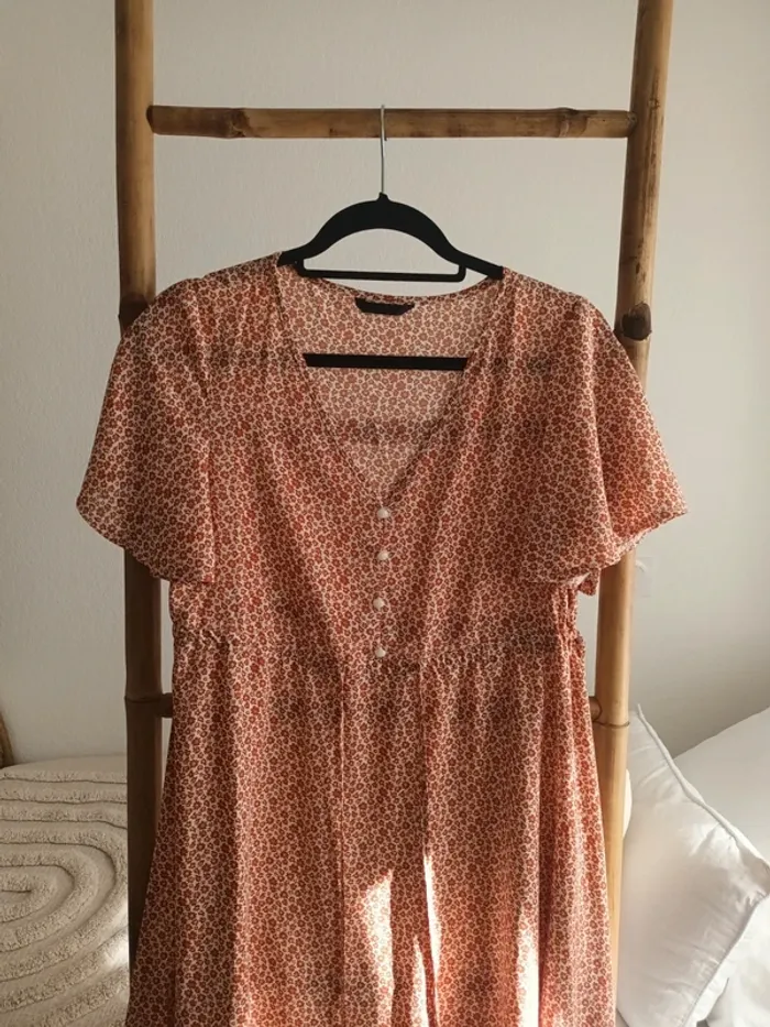 Robe fleurie taille S - photo numéro 2