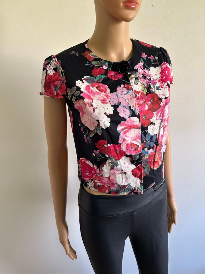 Blouse noire et fleurie à manches courtes Morgan taille 36 TBE - photo numéro 2